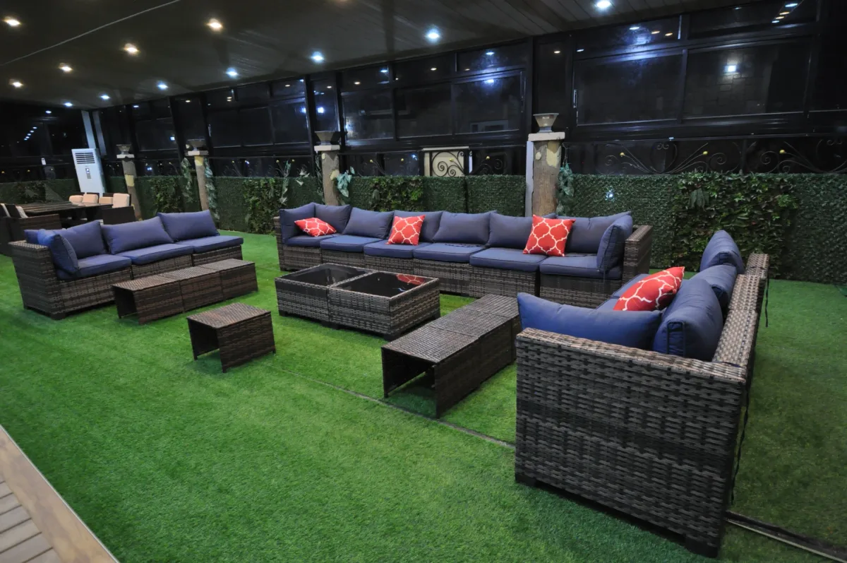 Terrasse lounge extérieure et jardin